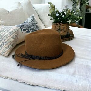 Billabong western boho  style 100% wool fedora